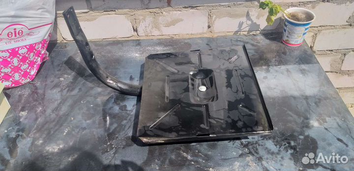 Полка для телевизора