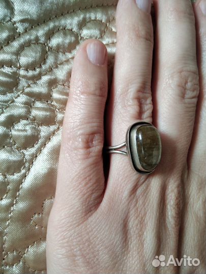 Кольцо с лабрадоритом р. 16,5