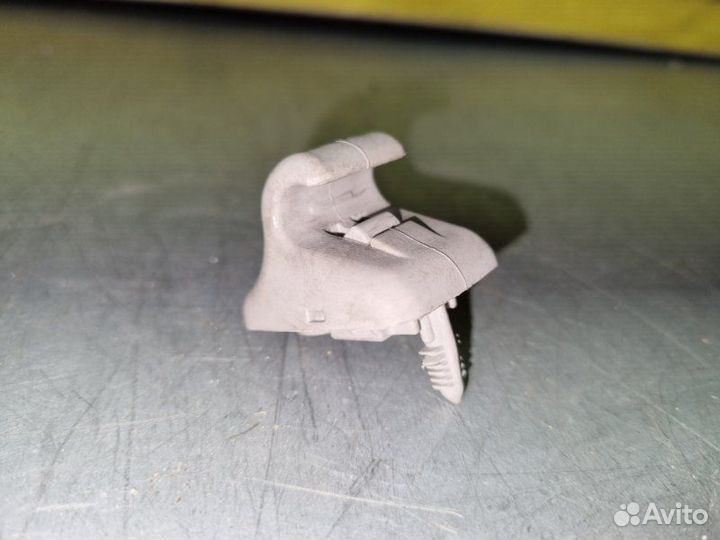 Крючок солнцезащитного козырька Kia Ceed Jd