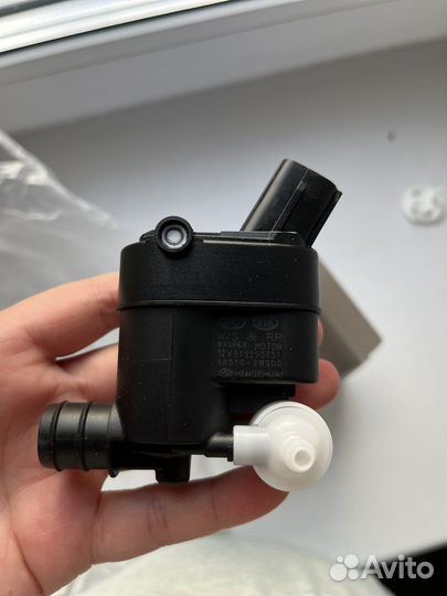 Насос стеклоомывателя 985102W500 kia ceed CD