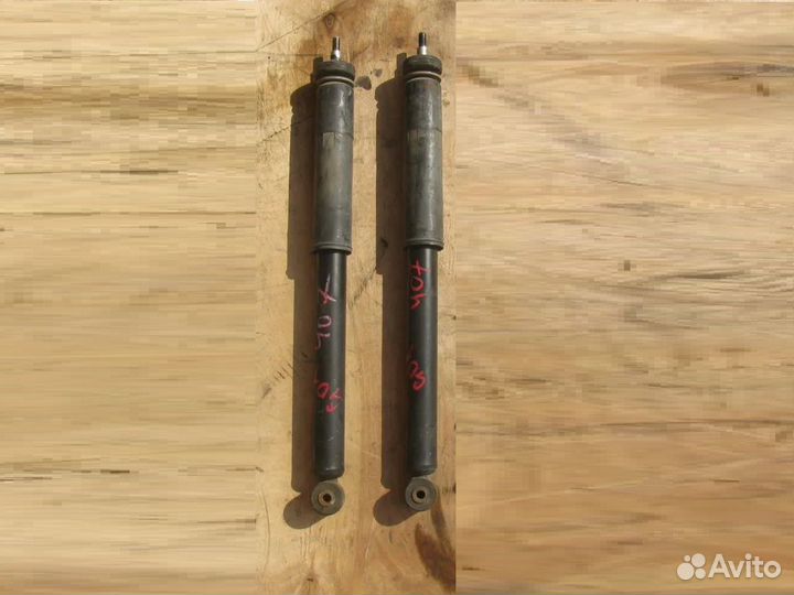 Амортизатор задний Honda Jazz Fit GD1