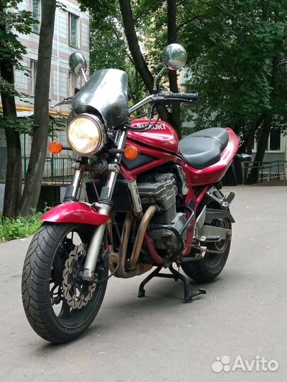 Suzuki GSF 750