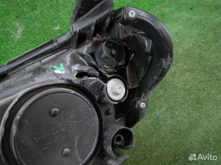 Фара правая Toyota RAV4