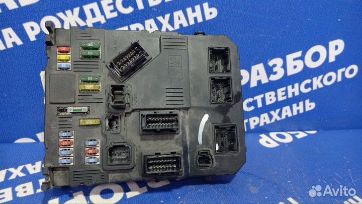 Блок предохранителей салона Peugeot 407 седан RFJ