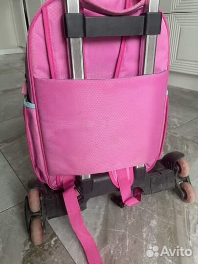 Рюкзак на колесиках
