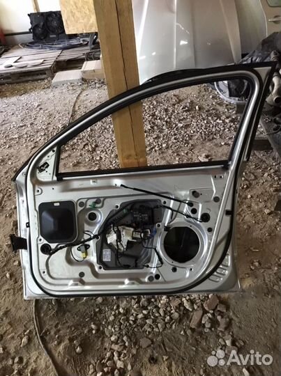 Дверь правая передняя шкода суперб-2