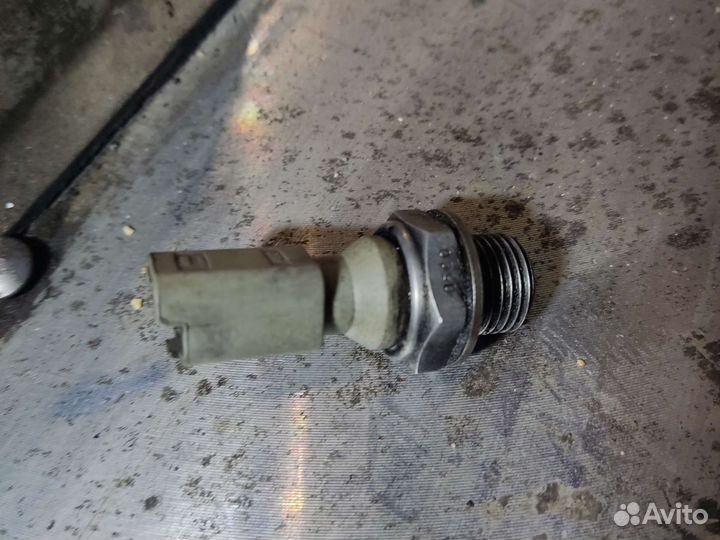 Датчик давления масла Ситроен С4 Пикассо