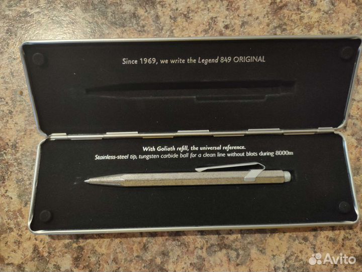 Ручка шариковая подарочная