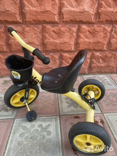 Детский трехколесный велосипед