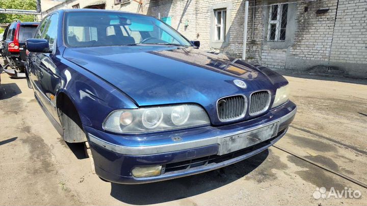 Четверть передняя правая BMW 5 E39 1998