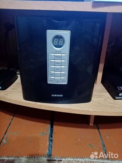 Активный сабвуфер