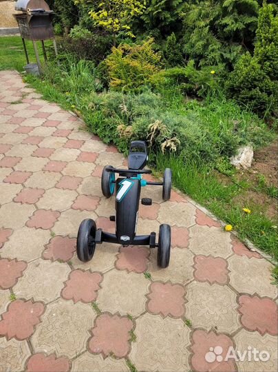 Веломобиль детский Berg Buzzy Racing зеленый