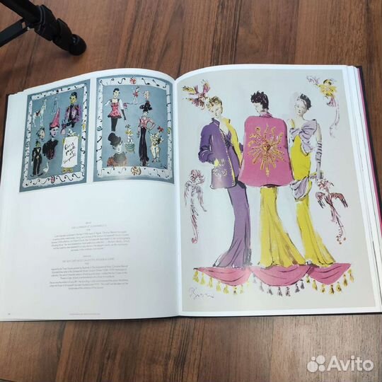 Шикарная книга Schiaparelli & The Artists в пленке