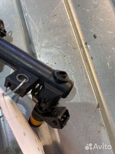 Топливная рампа Renault Megane 2 1.6 2002