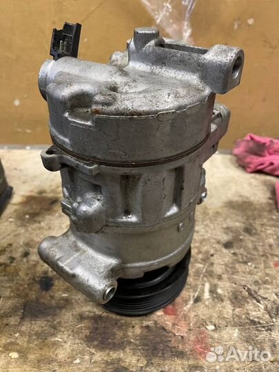 Компрессор кондиционера Volkswagen Passat B7/B6 1K