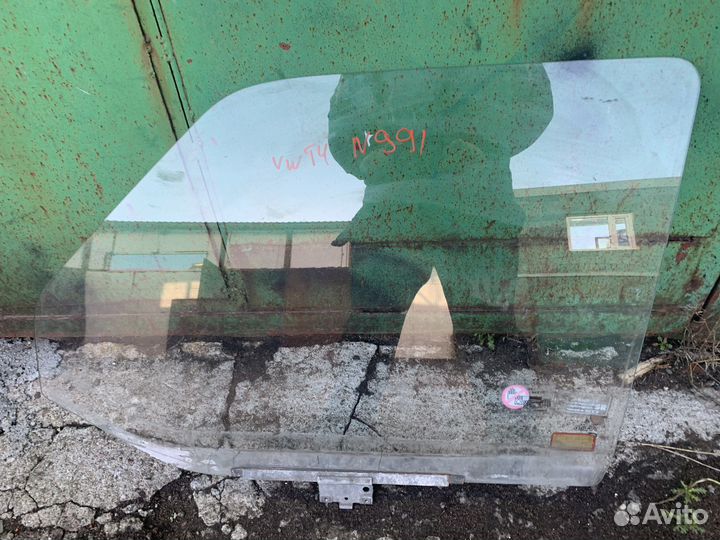 Стекло передние левое vw transporter t4