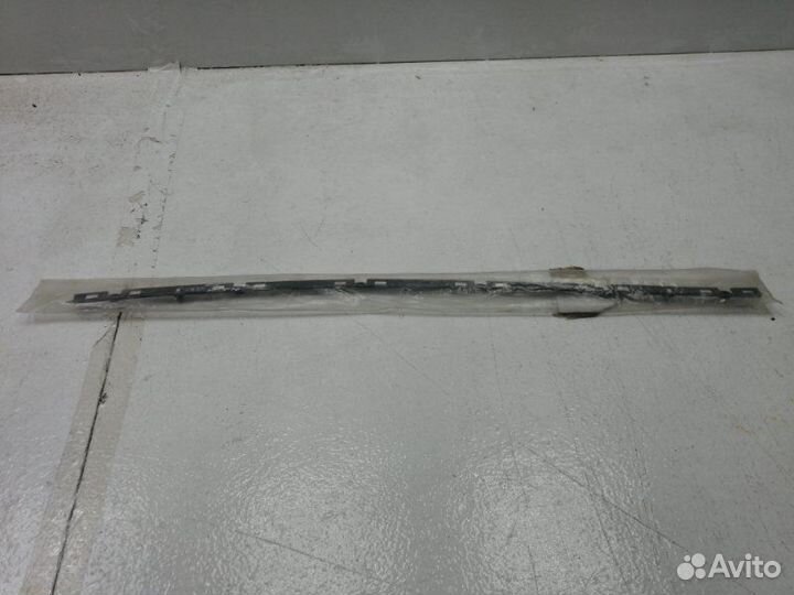 Молдинг лобового стекла левый Hyundai I30