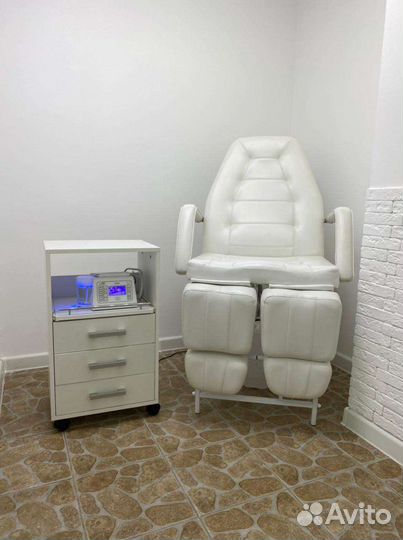 Тумба педикюрная