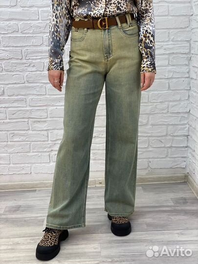 Новые джинсы с ремнем