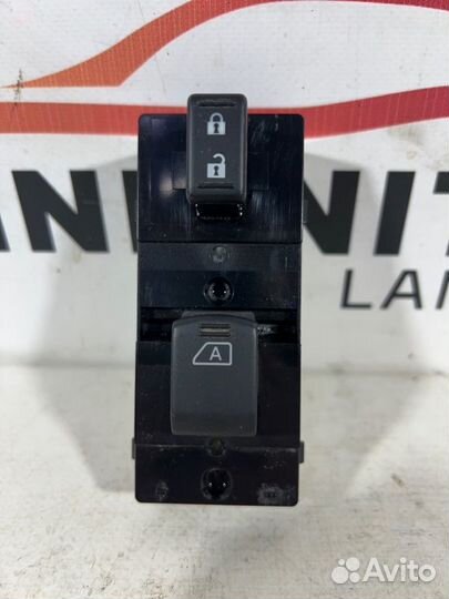 Блок кнопок стеклоподъёмника Infiniti Qx70/Fx S51