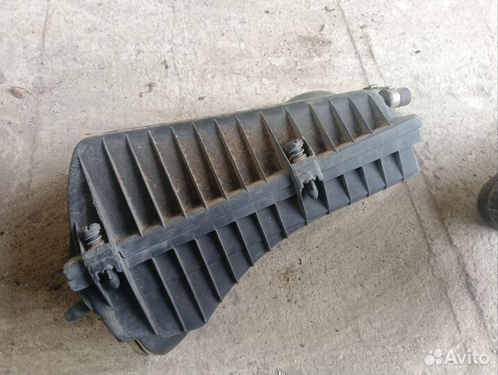 Корпус воздушного фильтра peugeot 605 2.0