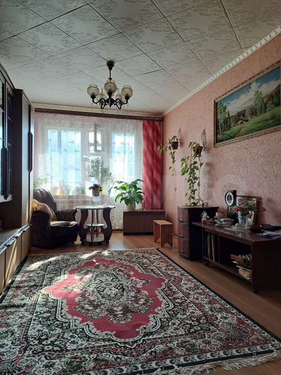 3-к. квартира, 70 м², 2/4 эт.