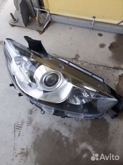 Правая фара