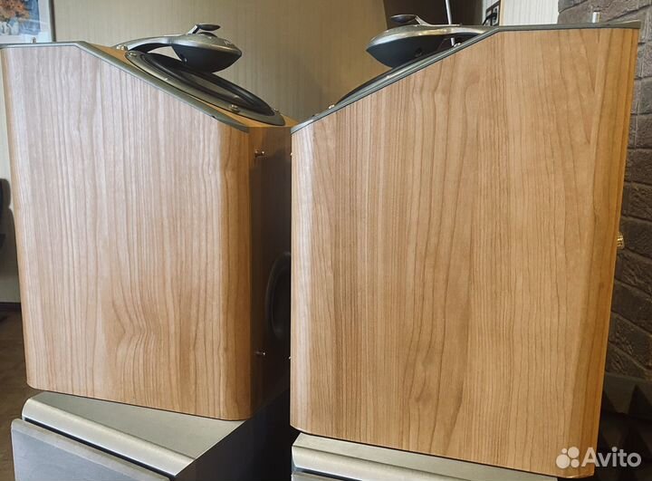 Полочники Mirage Omni 60, Canada