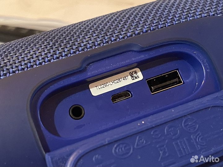 Колонка jbl charge 3