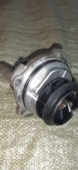 Водяная помпа Volkswagen Golf 6