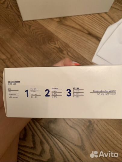 Ортез правый на пальчик и обувь