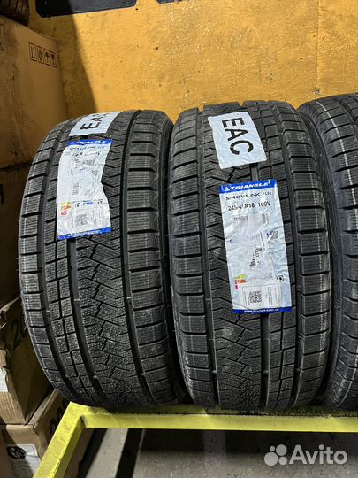 Triangle Snowlink PL02 245/45 R18