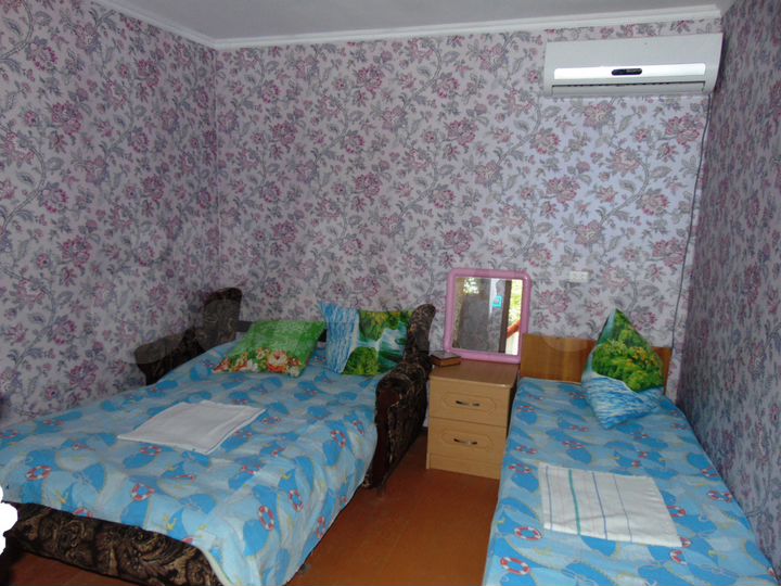 Комната 18 м² в 6-к., 1/1 эт.