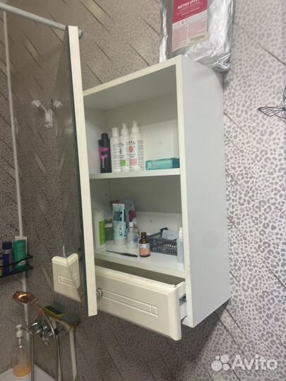 Шкафчик в ванную зеркалом