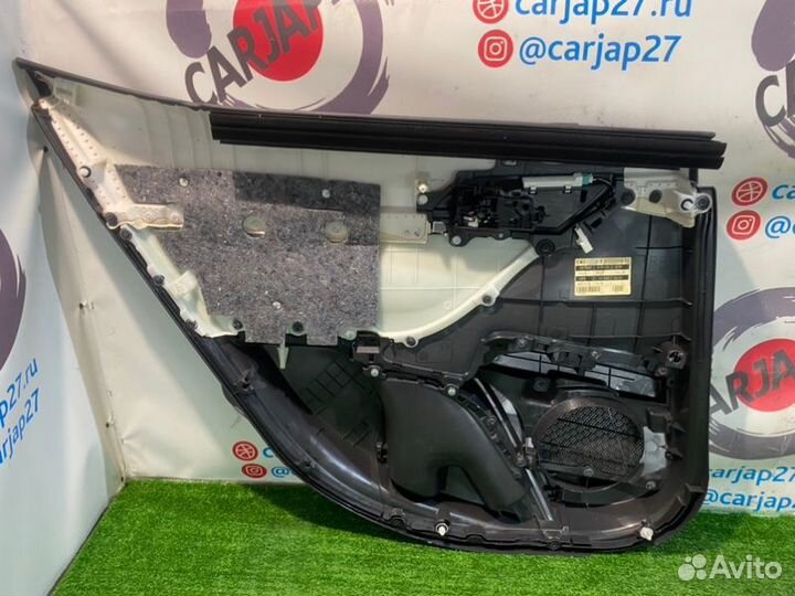 Обшивка двери (1) задняя правая Toyota Camry