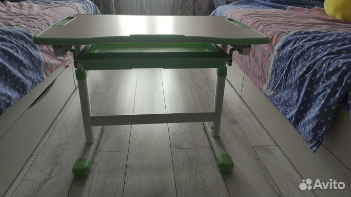 Комплект fundesk растущая детская парта и стул