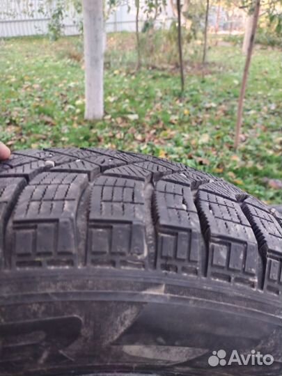 Pirelli Ice Zero 2 215/65 R17