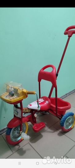 Трех колесный велосипед детский с ручкой