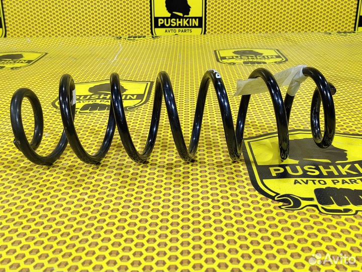 Пружина подвески задняя левая Skoda Octavia A7