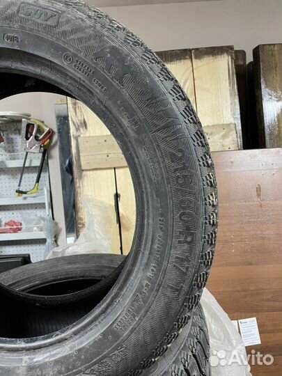 Gislaved Nord Frost 200 215/6 R17