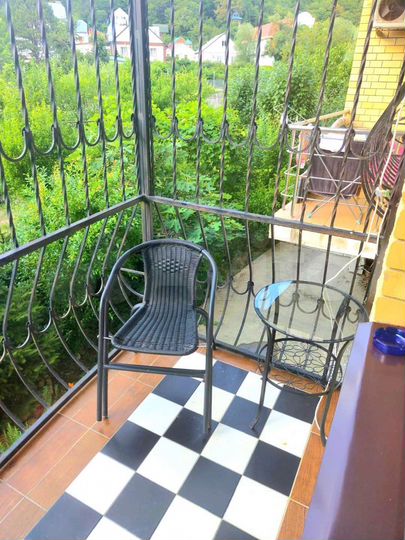 2-к. квартира, 43 м², 1/6 эт.