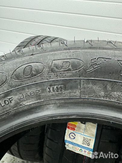 Goodyear EfficientGrip 195/60 R16 89H