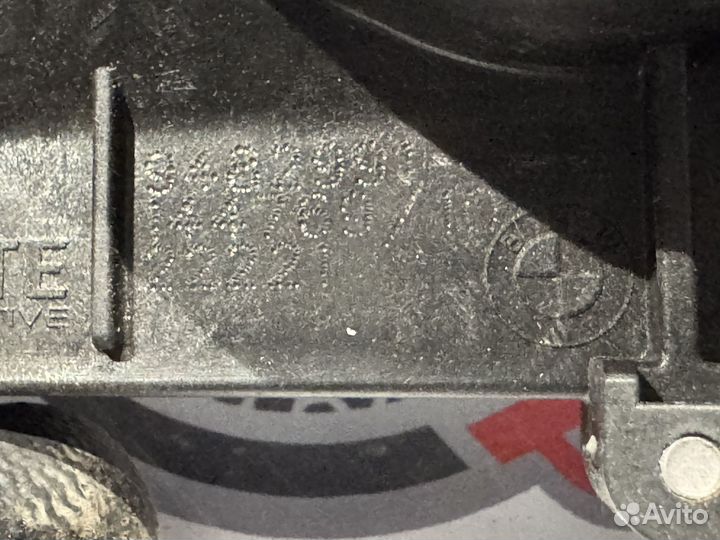 Доводчик крышки багажника Лев. Нижн. 51249482991