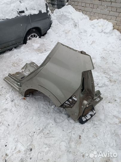 Заднее левое крыло четверть Renault Sandero 1