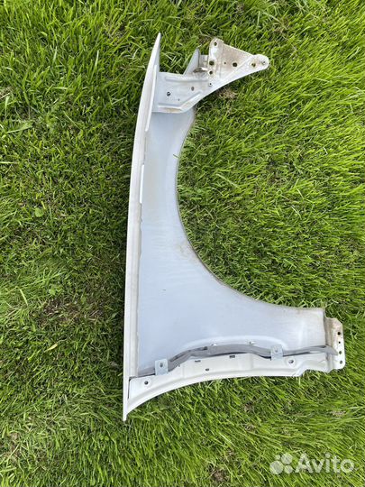Переднее левое крыло jaguar xf 08-11года