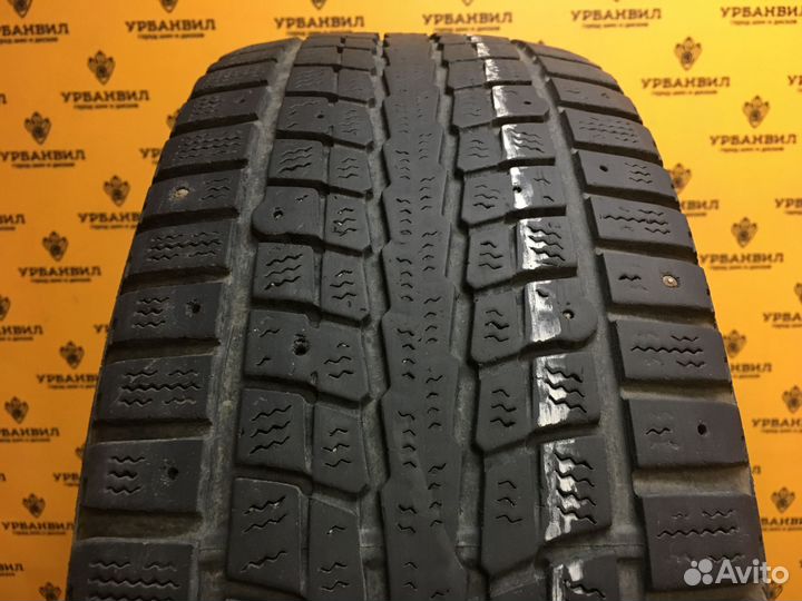 Dunlop SP Winter Ice 01 215/65 R16 102T
