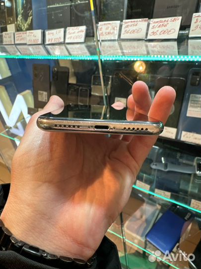 iPhone X, 64 ГБ