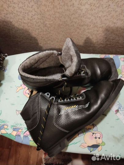 Лыжные ботинки