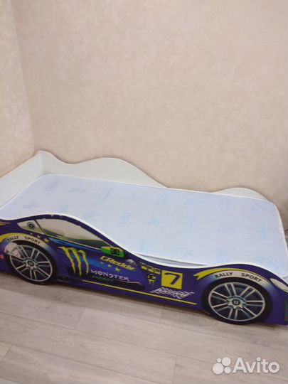 Детская кровать машинка