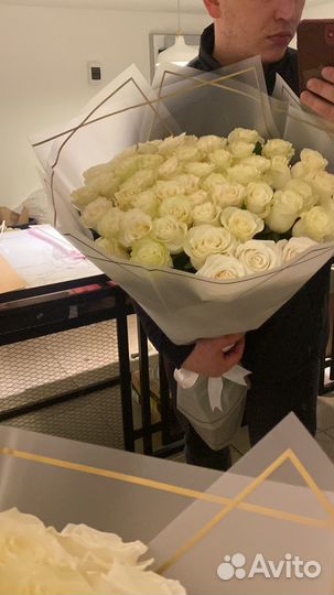 51 роза. 101 роза. Доставка цветов. Белые розы